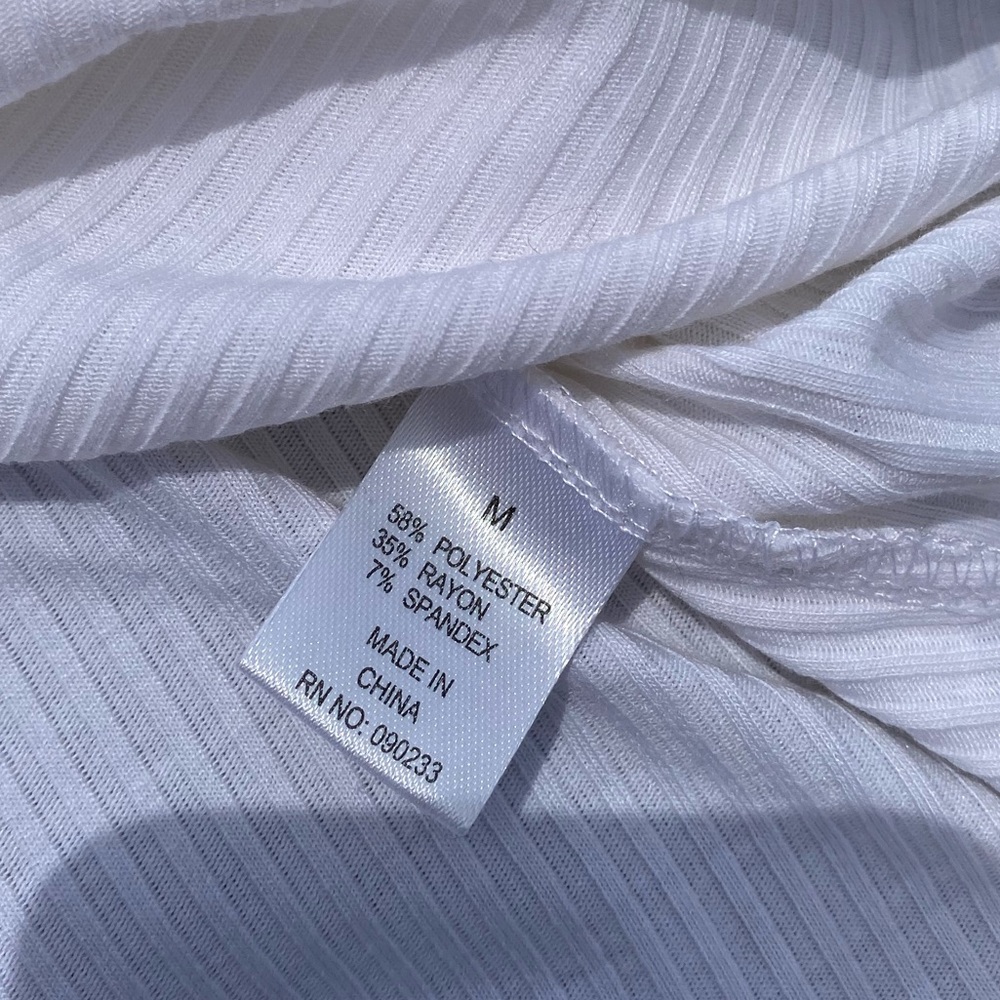NWT Off the shoulder crop top - Picture 5 of 6